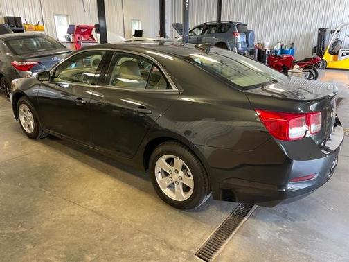 Photo 5 of 22 of 2016 Chevrolet Malibu Limited LT