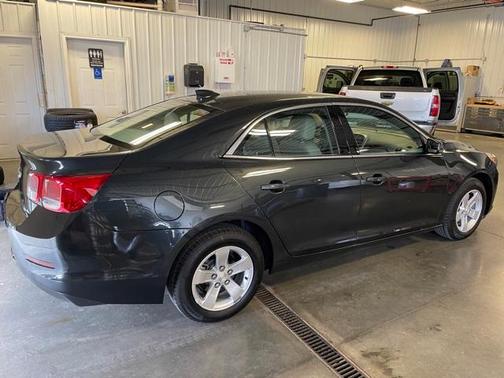 Photo 3 of 22 of 2016 Chevrolet Malibu Limited LT