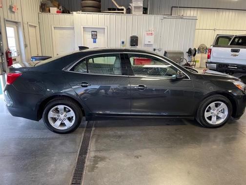 Photo 2 of 22 of 2016 Chevrolet Malibu Limited LT