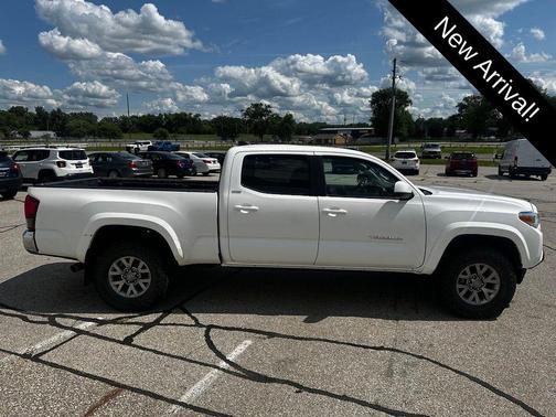 Super White 2018 Toyota Tacoma SR5