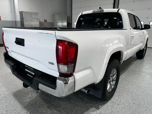 Super White 2018 Toyota Tacoma SR5