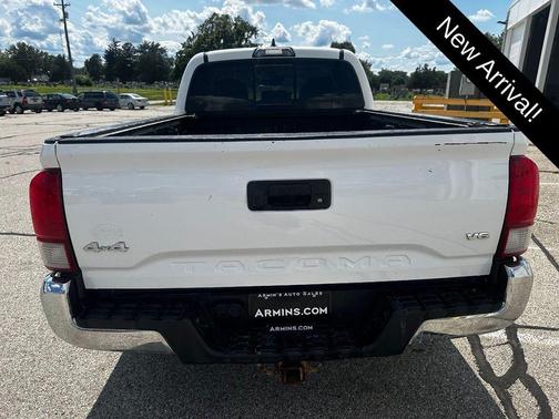 Super White 2018 Toyota Tacoma SR5