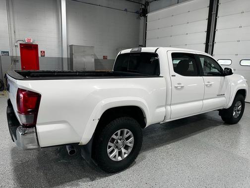 Super White 2018 Toyota Tacoma SR5