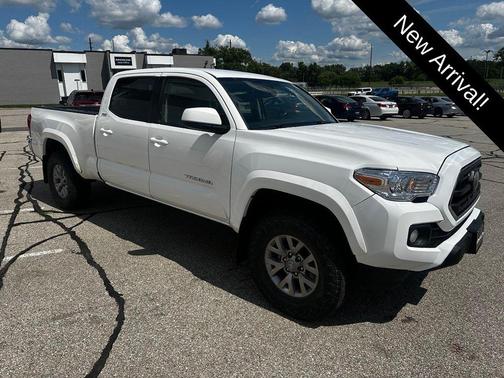 Super White 2018 Toyota Tacoma SR5