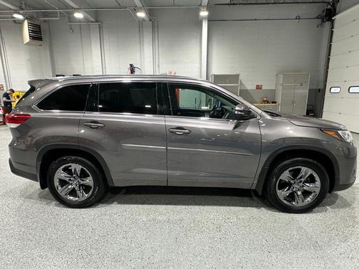 2019 Toyota Highlander Limited Platinum