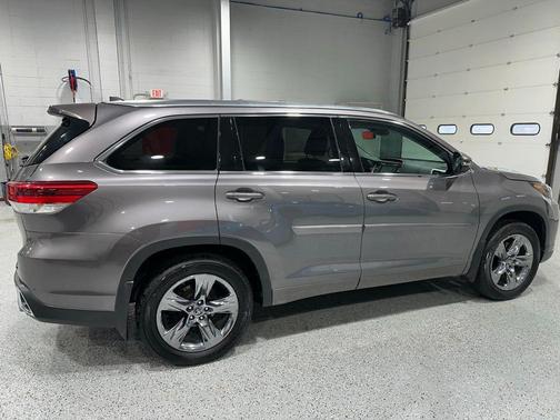 2019 Toyota Highlander Limited Platinum