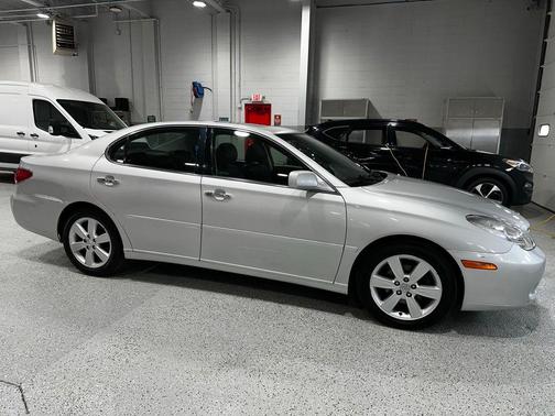 Silver 2005 Lexus ES 330 Base