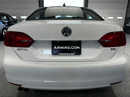 White 2014 Volkswagen Jetta TDI