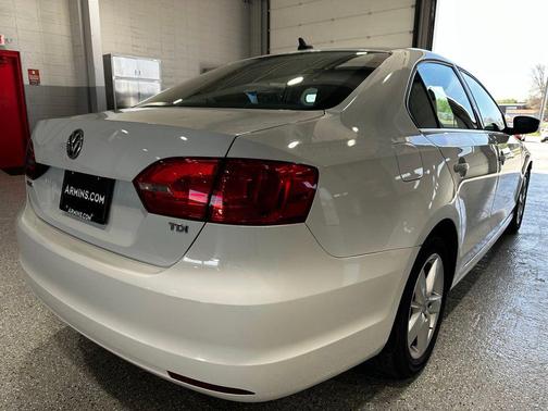 White 2014 Volkswagen Jetta TDI