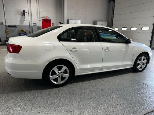 White 2014 Volkswagen Jetta TDI