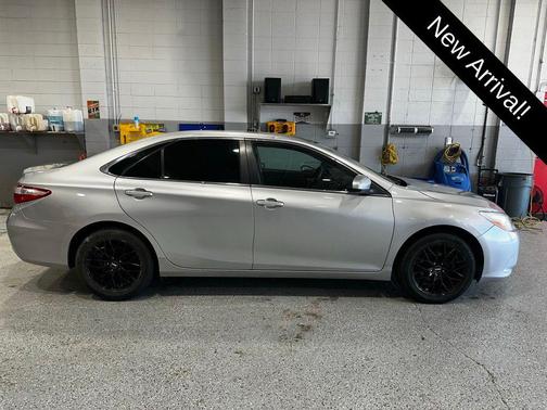Celestial Silver Metallic 2016 Toyota Camry LE