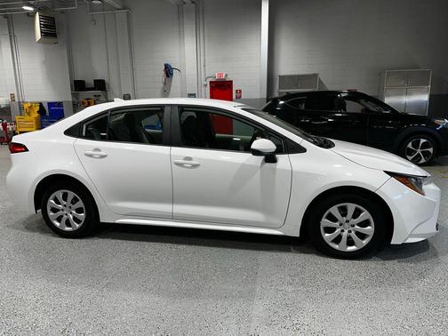 Ice Cap 2024 Toyota Corolla LE