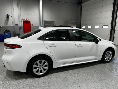 Ice Cap 2024 Toyota Corolla LE