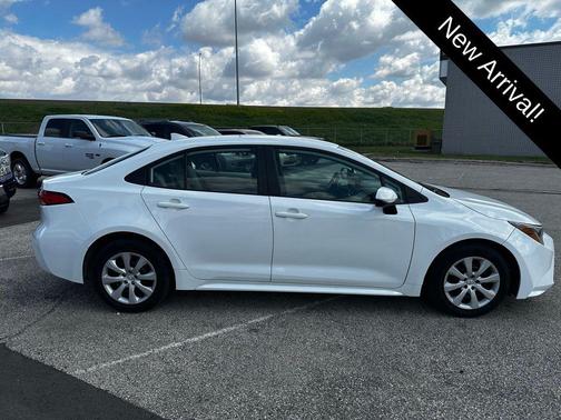 Ice Cap 2024 Toyota Corolla LE
