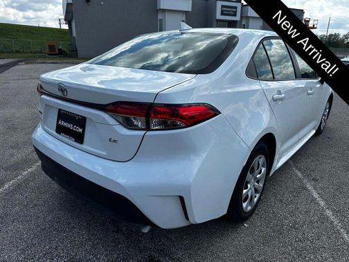 Ice Cap 2024 Toyota Corolla LE