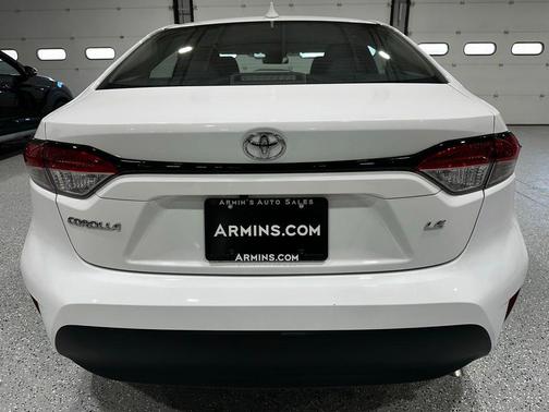 Ice Cap 2024 Toyota Corolla LE