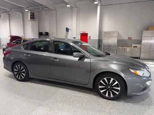 Gun Metallic 2018 Nissan Altima 2.5 SV