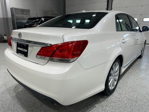 Blizzard Pearl 2012 Toyota Avalon Limited