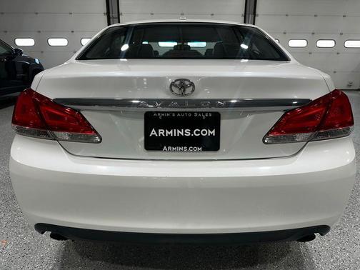 Blizzard Pearl 2012 Toyota Avalon Limited