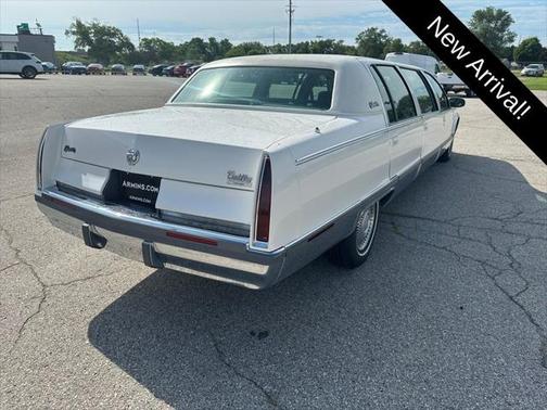 1996 Cadillac Fleetwood Standard