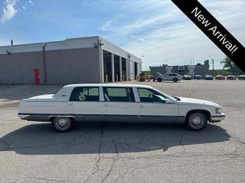 1996 Cadillac Fleetwood Standard