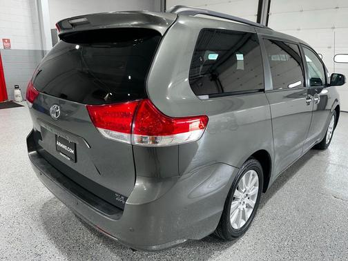 Cypress Pearl 2014 Toyota Sienna XLE