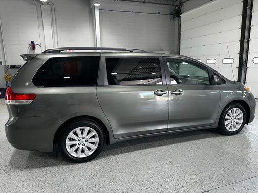 Cypress Pearl 2014 Toyota Sienna XLE