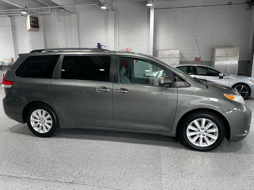 Cypress Pearl 2014 Toyota Sienna XLE