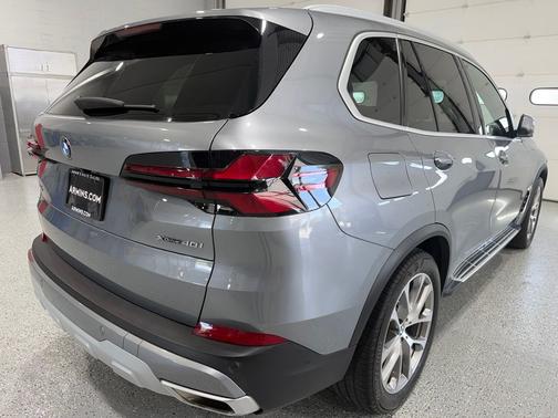 Brooklyn Gray Metallic 2024 BMW X5 xDrive40i