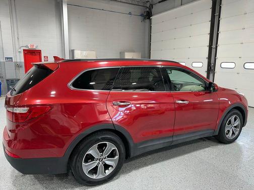 2016 Hyundai SANTA FE SE