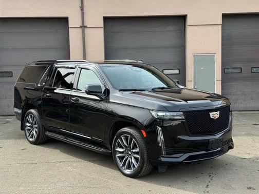 2022 Cadillac Escalade ESV Sport