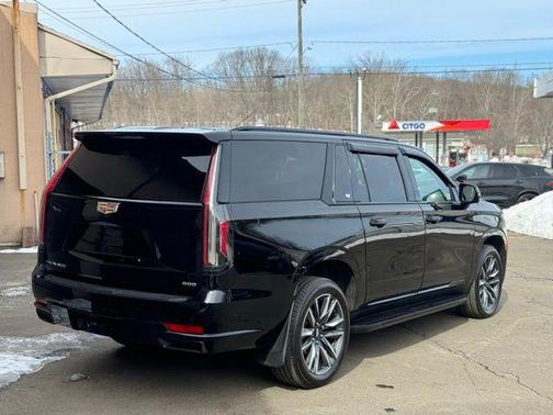 2022 Cadillac Escalade ESV Sport