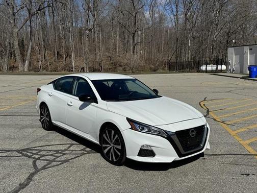 2022 Nissan Altima SR FWD