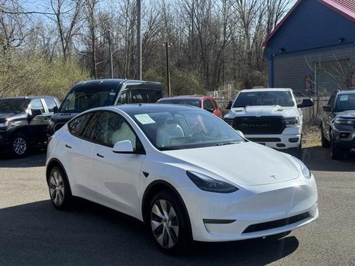 2024 Tesla Model Y Long Range Dual Motor All-Wheel Drive