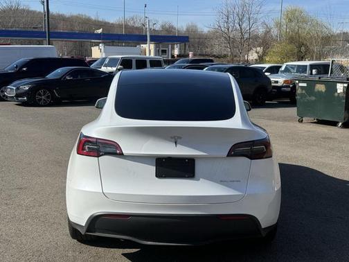 2024 Tesla Model Y Long Range Dual Motor All-Wheel Drive
