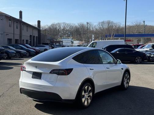 2024 Tesla Model Y Long Range Dual Motor All-Wheel Drive