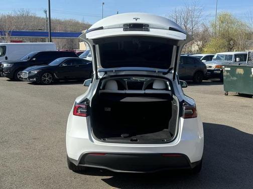 2024 Tesla Model Y Long Range Dual Motor All-Wheel Drive