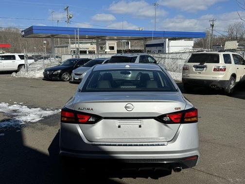 2023 Nissan Altima SR FWD