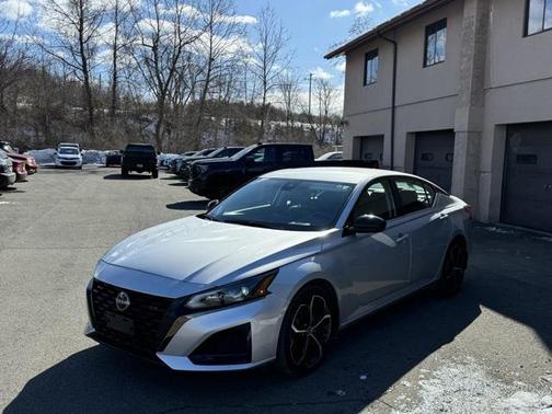 2023 Nissan Altima SR FWD