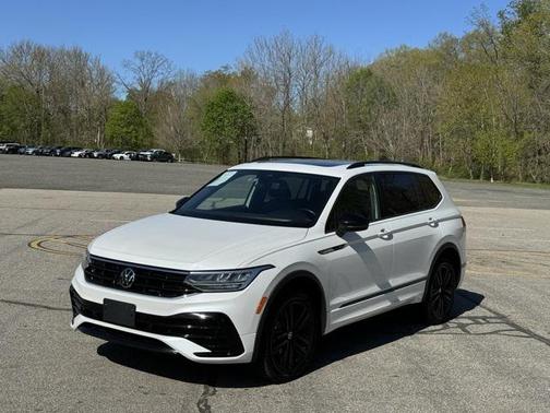 2022 Volkswagen Tiguan 2.0T SE R-Line Black 4MOTION