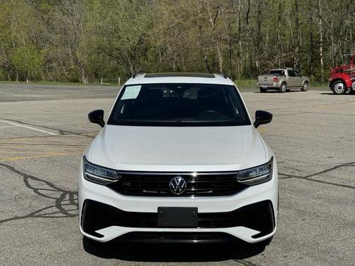 2022 Volkswagen Tiguan 2.0T SE R-Line Black 4MOTION