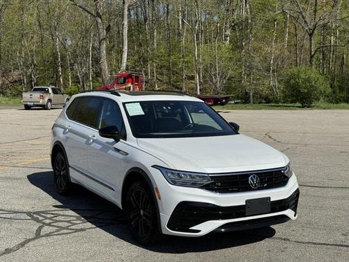 2022 Volkswagen Tiguan 2.0T SE R-Line Black 4MOTION