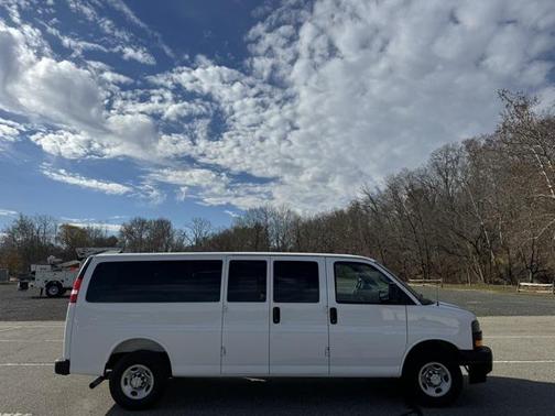 2025 Chevrolet Express 3500 RWD 3500 Extended Wheelbase LS