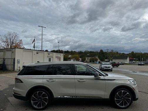2022 Lincoln Aviator Reserve AWD