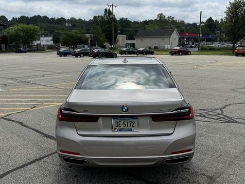 2022 BMW 740 i xDrive