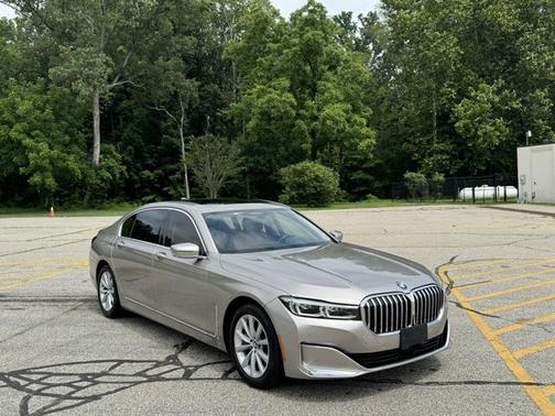 2022 BMW 740 i xDrive