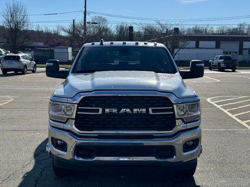 2024 RAM 3500 Big Horn Crew Cab 4x4 8' Box
