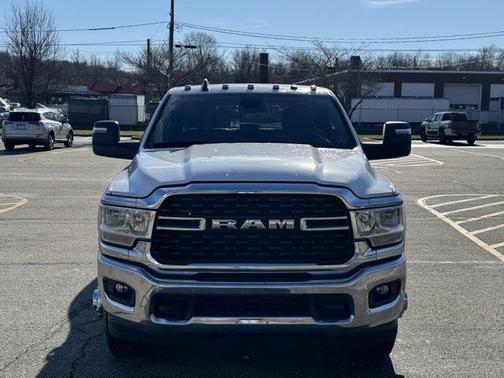 2024 RAM 3500 Big Horn Crew Cab 4x4 8' Box