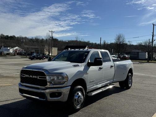 2024 RAM 3500 Big Horn Crew Cab 4x4 8' Box