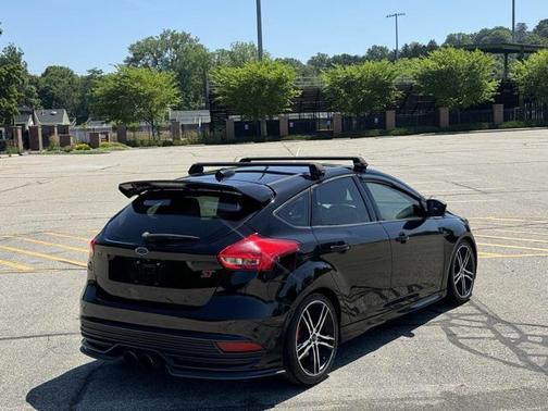 2017 Ford Focus ST ST